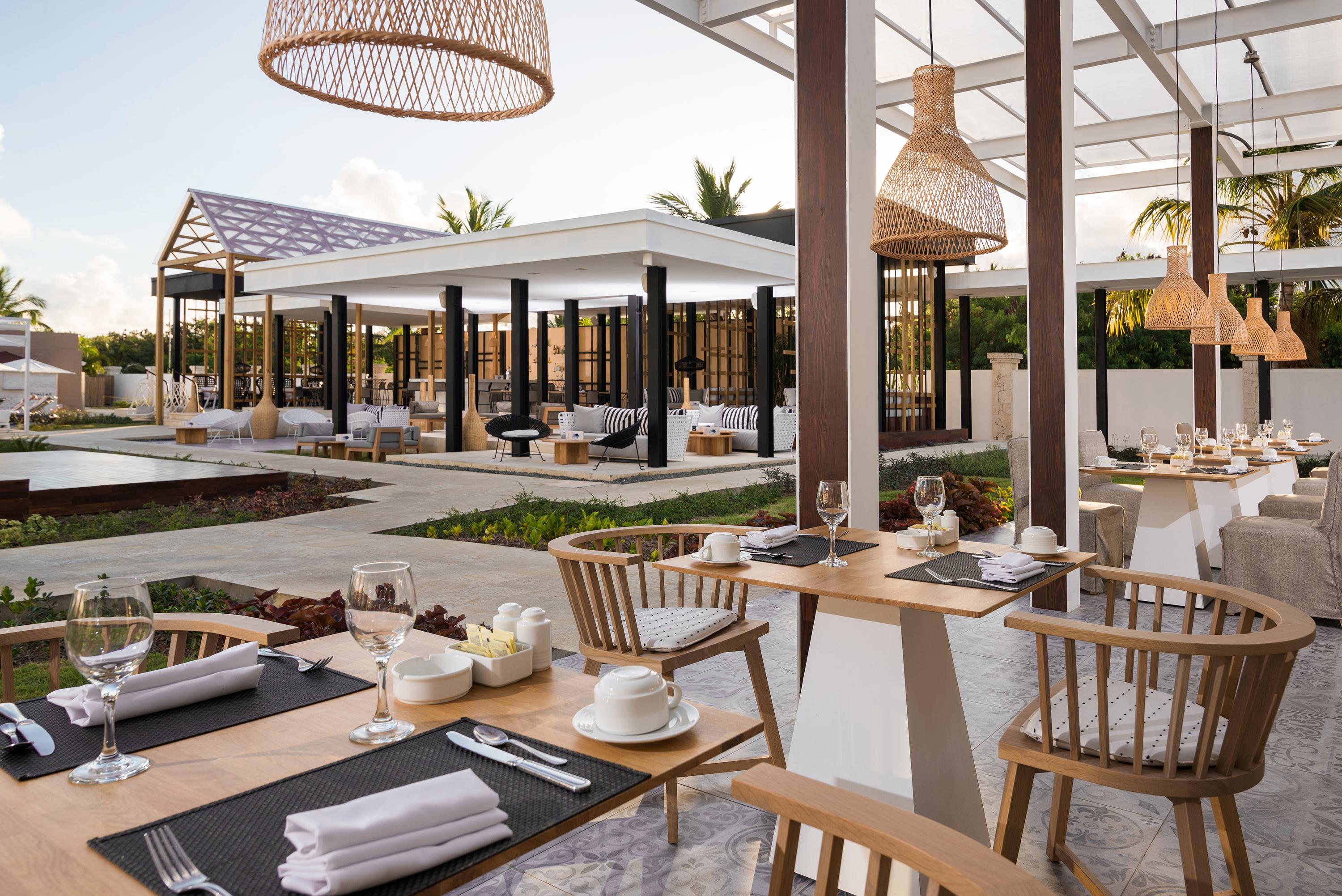 加泰罗尼亚皇家巴瓦罗酒店 - 全包 - 仅限成人 蓬塔卡纳 外观 照片 The Beach Club